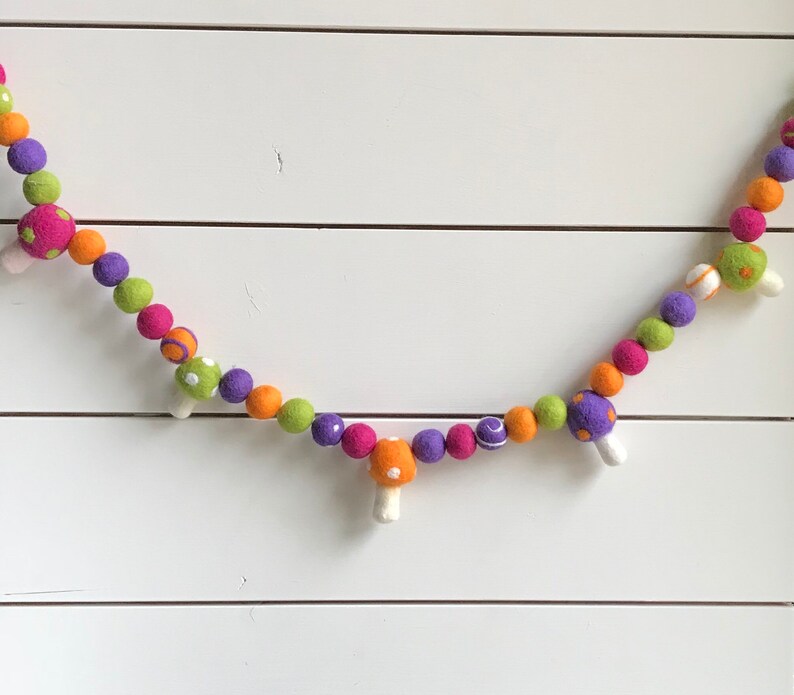 Bunting FREE SHIPPING over 16 USA Autumn Pom Pom Harvest Halloween Princess Toad Soup Mushroom Toadstool Felt Ball Garland