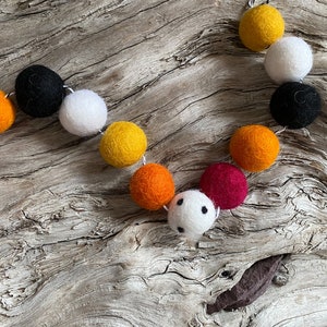 Magenta Pumpkins - 2cm Felt Ball Garland or Loose Pack - Pom Pom | Bunting | Fall | Autumn Bunting | Halloween
