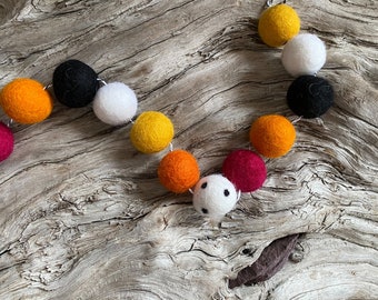 Magenta Pumpkins - 2cm Felt Ball Garland or Loose Pack - Pom Pom - FREE SHIPPING over 16 USA | Bunting | Fall | Autumn Bunting | Halloween