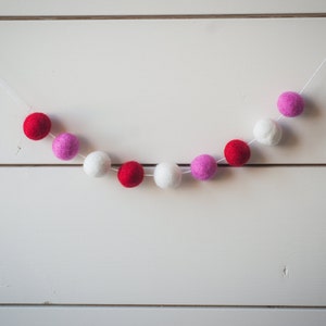 Classic Valentine, 2cm 50ct Felt Ball Garland or Loose Pack - Pom Pom - FREE SHIPPING USA | Bunting