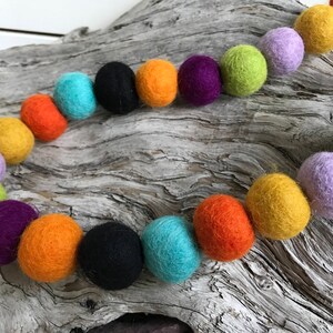 Abracadabra - Halloween, 2cm Felt Ball Garland or Loose Pack - Pom Pom  | Bunting | Pumpkin