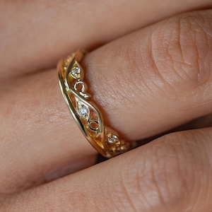 Women&#39;s floral wedding band. Gold vine wedding ring. Unique women&#39;s wedding ring.Anniversary ring. Eternity Leaves Band. Women&#39;s gold Band