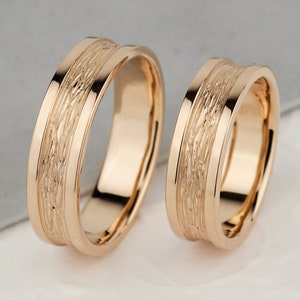 純金のカップル向け結婚指輪セット。カップルのためのお揃いの指輪。彼と彼女の結婚指輪セット。個性的な結婚指輪。テクスチャーのある結婚指輪。