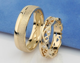 Matching wedding rings set. His and hers bands. Couple wedding bands. Unique gold bands.Floral wedding bands.Gold leaf and vine wedding band