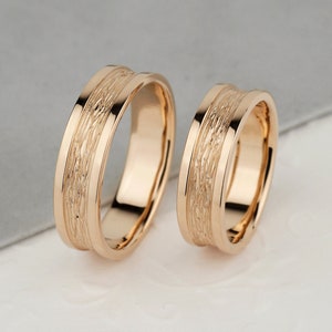 Couple wedding bands set. Wedding rings his and hers. Textured wedding bands.Unique wedding rings. Rings for couples. Wedding band matching