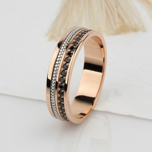 Two-tone men&#39;s wedding ring with black stones. Wedding band for men. Unique men&#39;s ring. Black diamonds band. Ring for him. Men&#39;s gold band