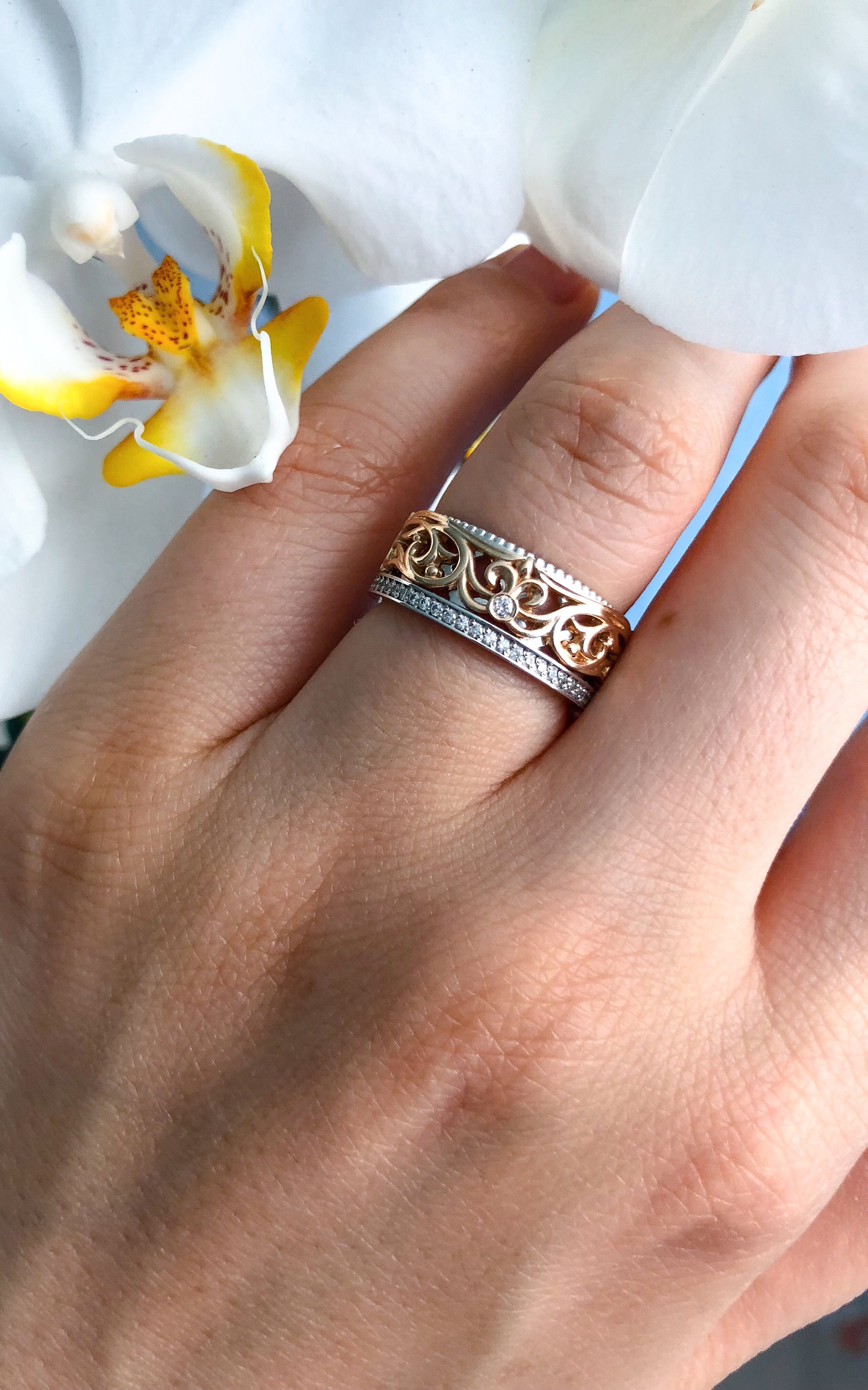 Unique women's wedding band with diamonds. Filigree | Etsy