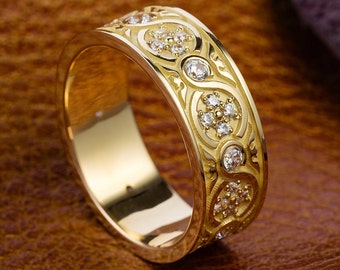 Moissanite gold wedding band. Unique wedding band. Women's  band. Women's gold ring. Pattern Band Ring. Solid gold ring with moissanites.