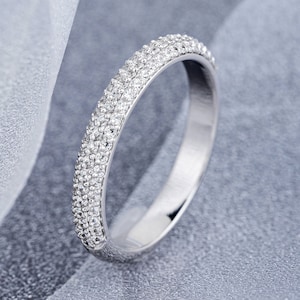 Gold women's wedding ring with natural diamonds. Classic Diamond band. Women's wedding ring. Gold wedding ring. White gold diamond ring.