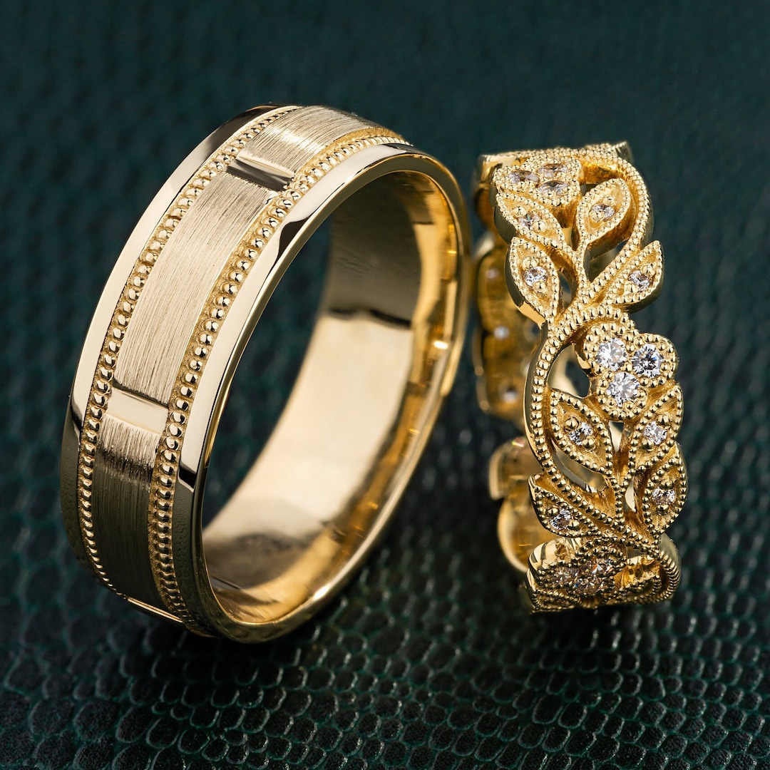 Golden Groove Gold Couple Rings