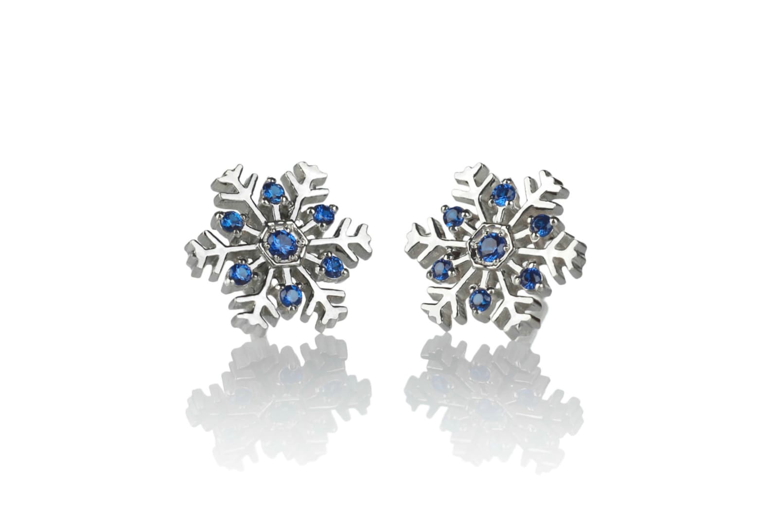 14k Gold Snowflake earrings. Snowflake studs.Snowflake Etsy