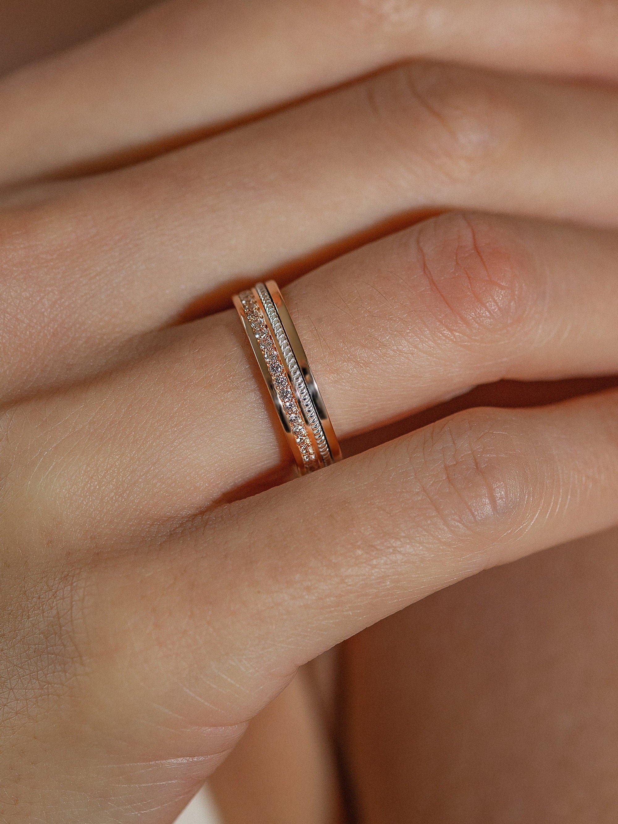 Gold diamond bands for best sale her