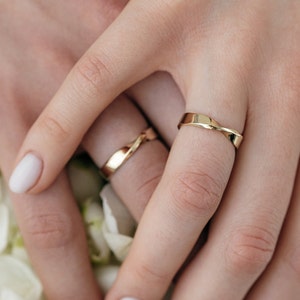 gold wedding rings set