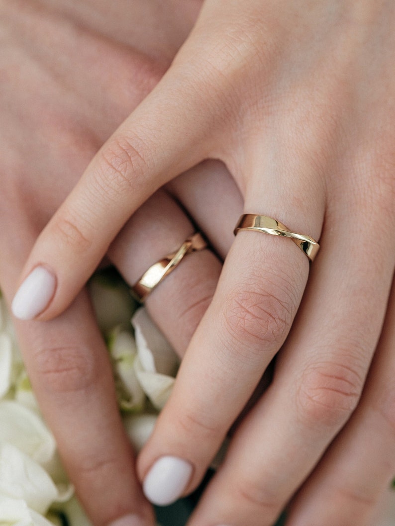 gold wedding rings set