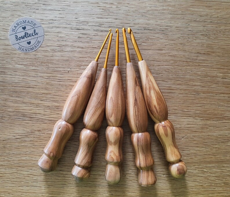 Ergonomic Crochet Hook With Gold Clover Insert Olive Wood. Etsy UK
