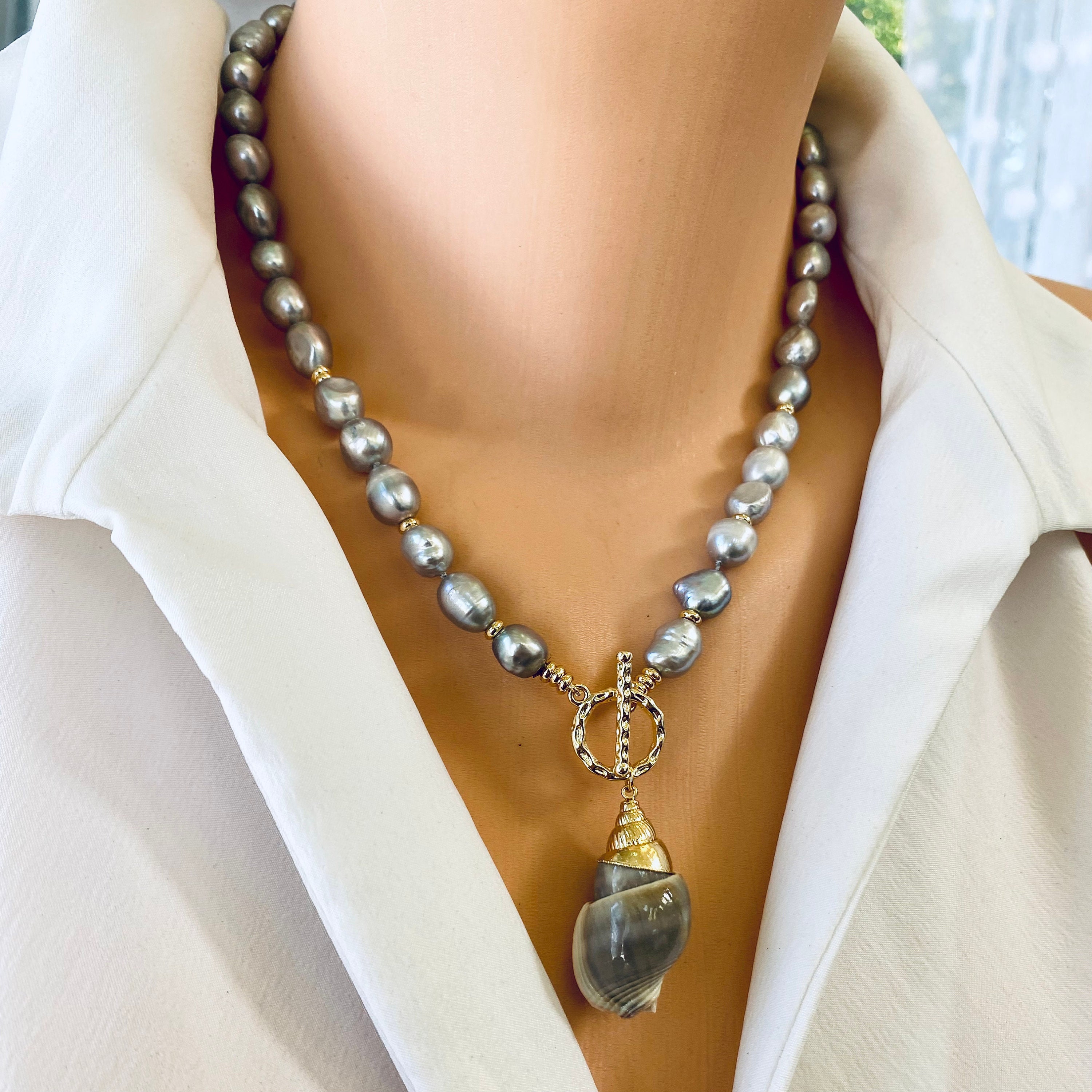 Real Pearl Shell Shell Pendant Necklace For Women Black Rope, Stainless  Steel, Sea Animal Design Perfect For Summer Holidays And Beach Jewelry Non  Tanish From Jaylenbrown, $11.7