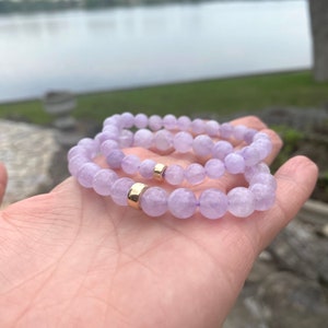 Lavender Amethyst Bracelet in 6 or 8mm, February Birthstone, Gold Filled, Genuine Beaded AAA Amethyst Stretchy Bracelet, 7&quot;in, Gift For Her