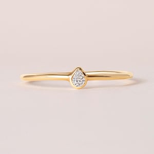 Winziger Diamant Lünette Ring | 14K Gold Diamant Ring | Minimalistischer Diamant Versprechen Ring | Zierlicher Diamantring | Stapelring | April Geburtsstein