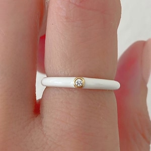 Anello in smalto bianco con diamanti in oro 14 carati/Anello con diamanti impilati/Anello in smalto bianco/Regalo per lei