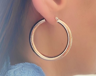 Örhängen i 14 karat roséguld | 4 mm tjocka | Örhängen i äkta guld | Örhängen i roséguld med tryckknapp | Tjocka örhängen i roséguld | Mellanstora örhängen | Damörhängen