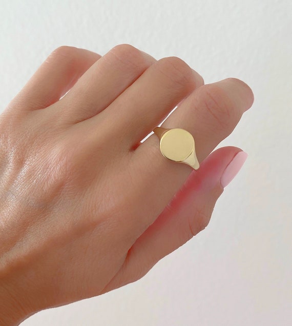 Gold round finger ring best sale
