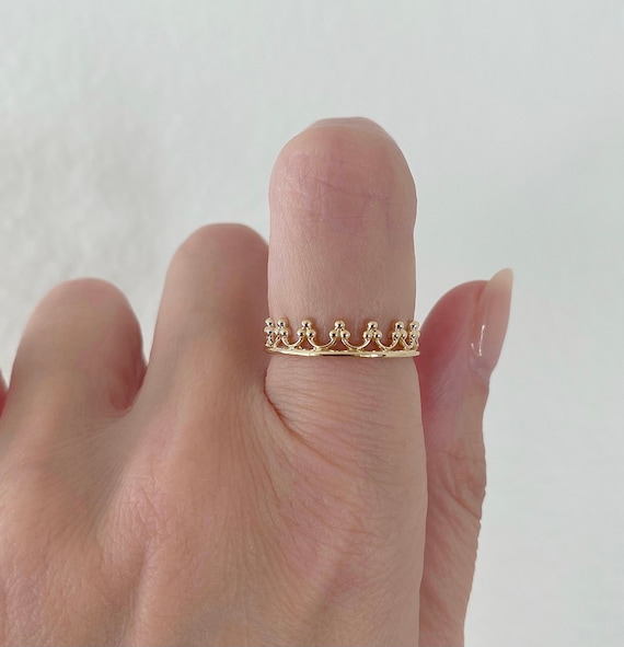 Vintage Queen Ring | Beautiful jewelry, Jewelry, Women rings