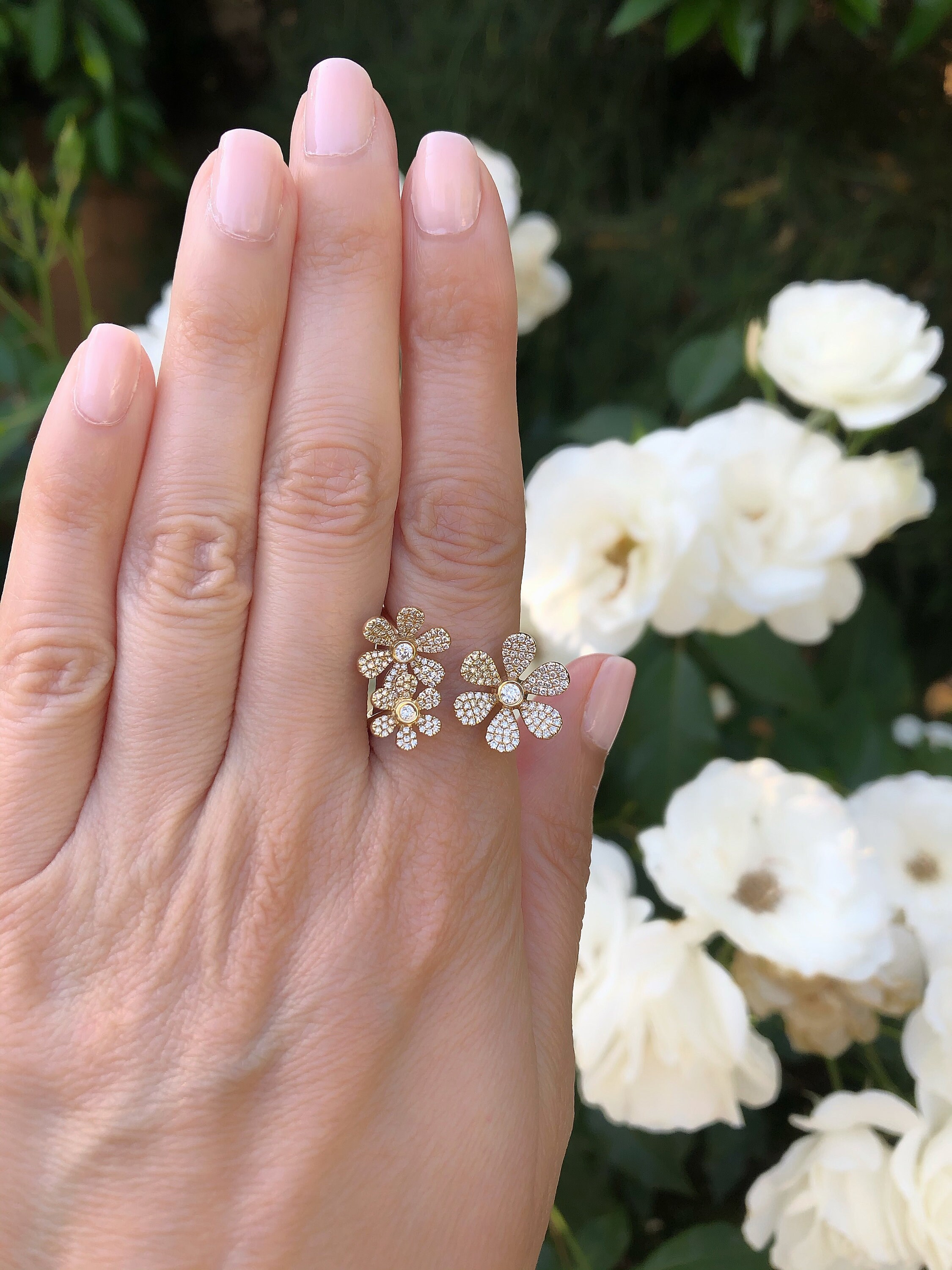 Shimmering bouquet ring sale