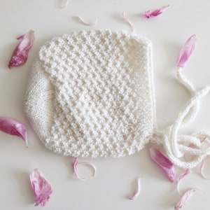 Baby Mütze weiß/ gestrickte Neugeborenen Mütze/ Gender Neutral/ Mütze gestrickt/ Wollmütze für Babys/ Neugeborenen Foto Requisite/ Vintage Baby Mütze