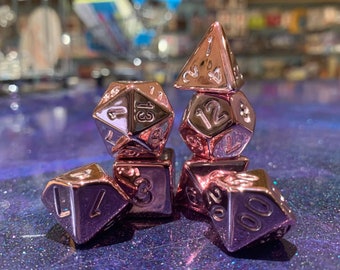 Rose Gold - Galvanisch glänzender Metalleffekt Polyeder Würfel Set für DnD, Dungeons and Dragons und Table Top Rollenspiele