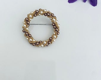 Unique Design Pearl Handmade Round Shaped Brooch
