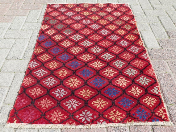 80s Aesthetic Ruby Red Turkish Cute Carpet, Small Area Rugs, Accent Rug,  Handmade Rug, Boho Rug, Gifts, Door Mat, Bath Rug, 2.5 Ft X 3.6 Ft - Etsy