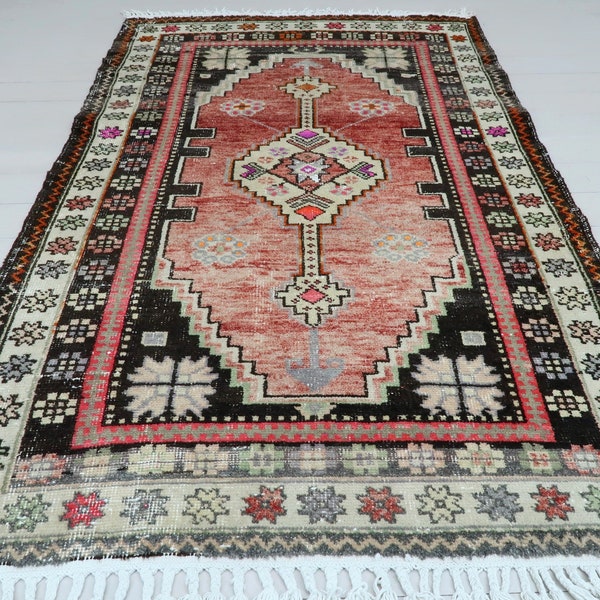 Anatolia Carpet Vintage Rug Distressed Turkish 5X7 Antique Rug Handmade Rug Bedroom Teppich Small Carpet Pastel Red Black Color 52X81 inches