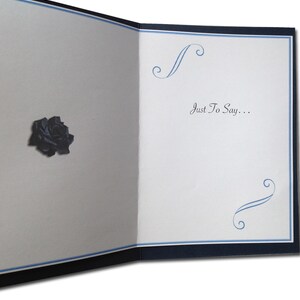 Carte rose satinée marine de luxe, carte plume de paon, en boîte ou avec enveloppe - carte souvenir, mariage tardif, carte personnalisée de luxe image 4