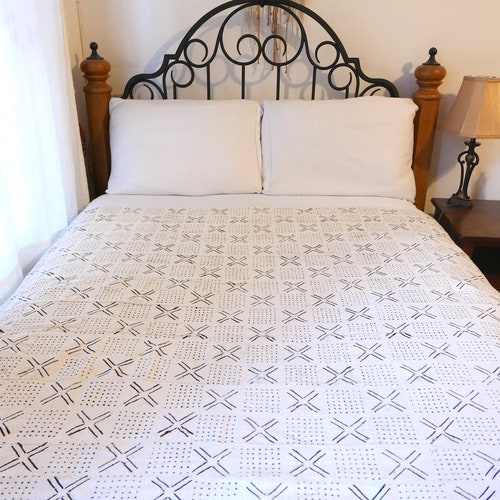 EXTRA LARGE Authentic White Black Cream Mudcloth Throw Blanket Fabric Shawl Textile shops Bohemian Wall Decor Tapestry Home Decor