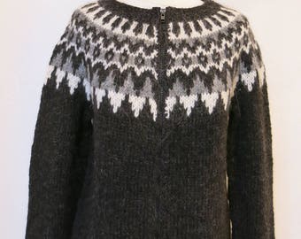 Handmade Icelandic wool sweater or „Lopapeysa“ as we call it, knitted in Iceland.