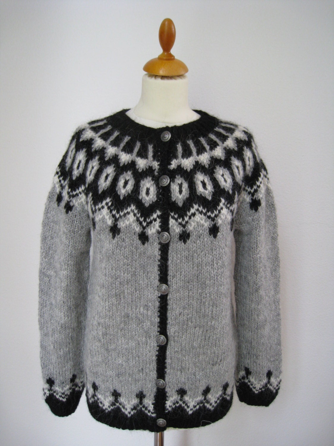 Handmade Icelandic wool sweater or Lopapeysa as we call it | Etsy