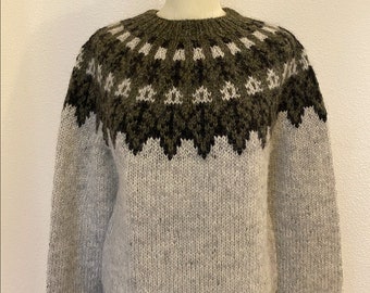 Handmade Icelandic wool sweater or „Lopapeysa“ as we call it, knitted in Iceland.