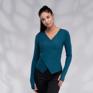 Wolle Pullover Frauen, taillierte Bluse, Wickelpullover, Teal Blau Pullover mit Daumenloch