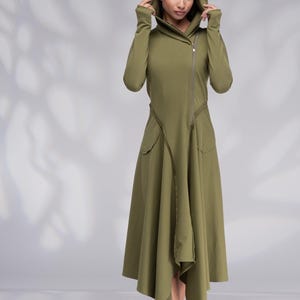 Avantgarde Hoodie Kleid, Sweatshirt Kleid, Winter Kleid mit Kapuze, Langes Kapuzenkleid