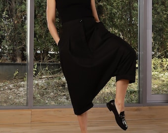 Pantaloni harem neri da donna, pantaloncini in cotone con cavallo basso