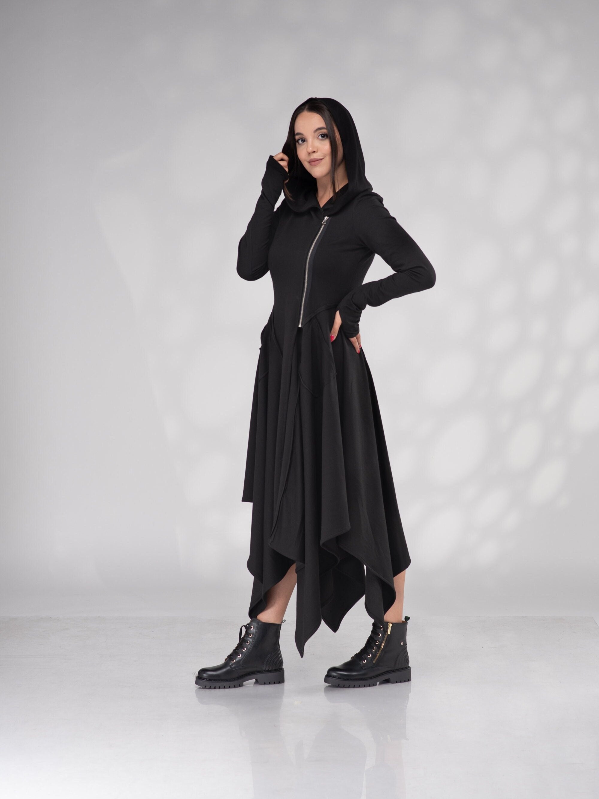 モンクレール Hooded Sweatshirt Dress MONCLER KIDS Black hooded cotton sweatshirt dress (12-14 years