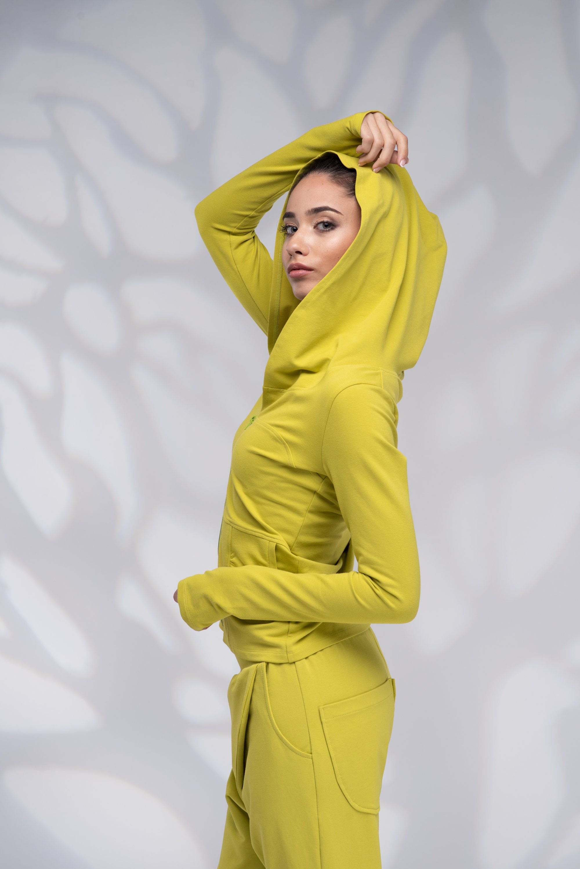 Zip Up Hoodie, Fitted Sweatshirt for Women, Hooded Sweatshirt with Thumb Hole Sleeve, Zip Tops Women
