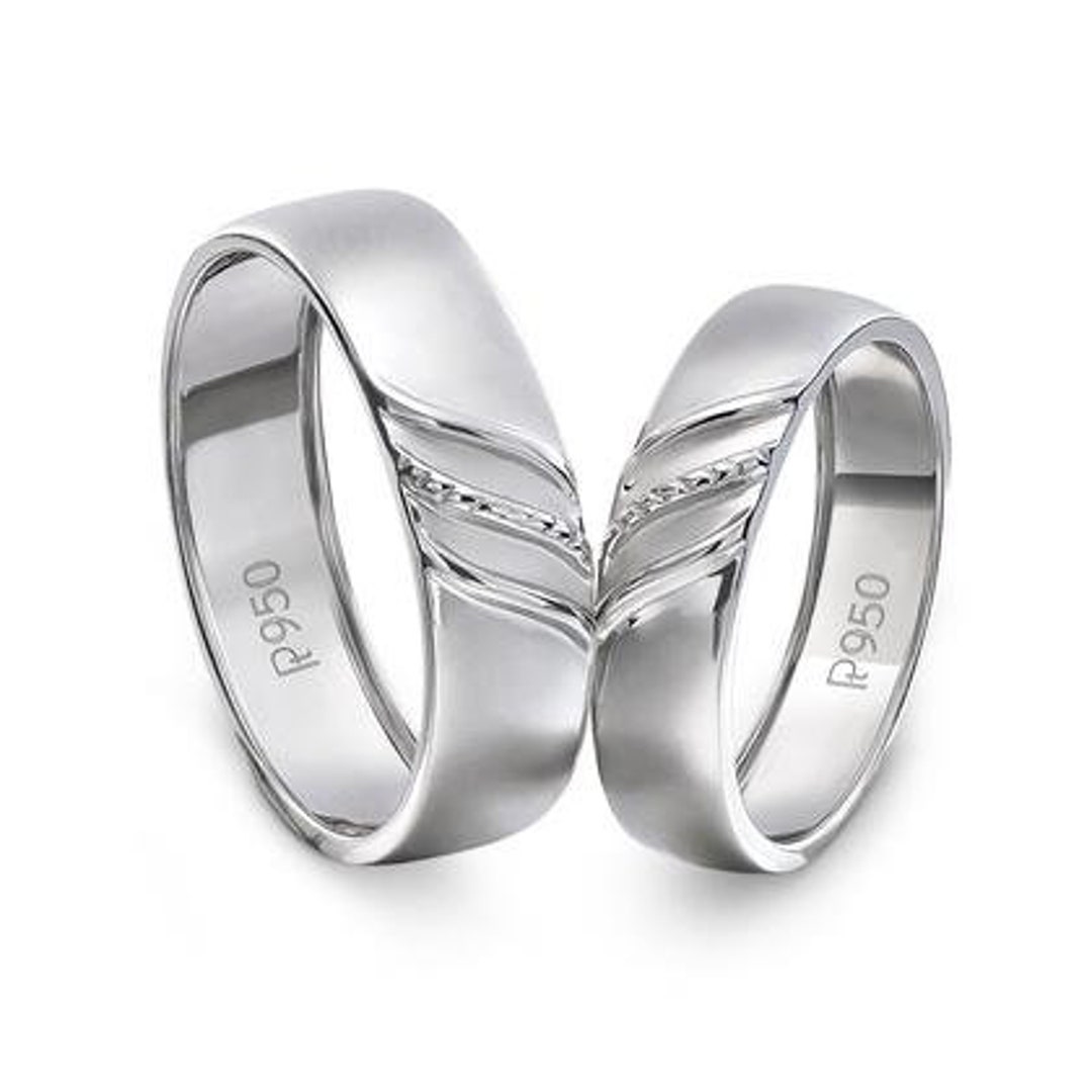Ribbon Pattern Platinum and Diamond Ring