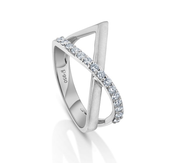 Latest Platinum Jewellery Options & Designs | Rings, Bracelets and  Necklaces - Platinum Evara