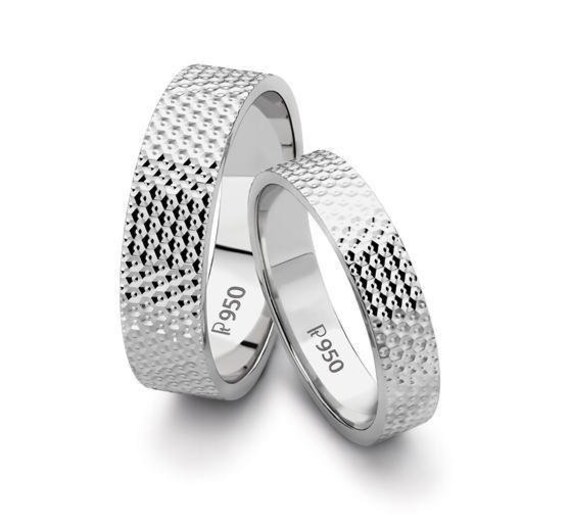 Platinum love bands with diamond clearance