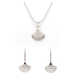 Designer Lightweight Filigree Platinum Earrings for Women JL PT E 206