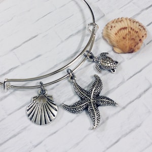 BEACH BANGLE  BRACELET, Beach Charm Bracelet, Starfish Bracelet, Seashell Bracelet, Sea Turtle Bracelet, Turtle Jewelry, Starfish Jewelry