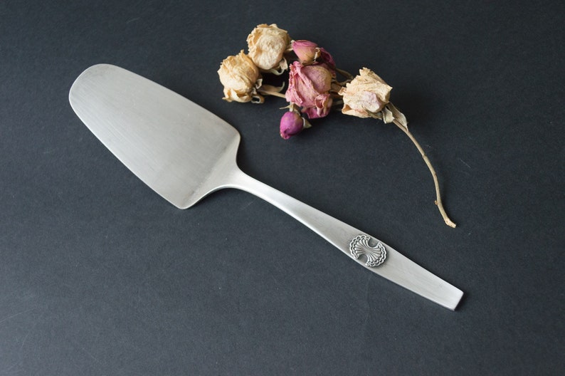 Cake server Silver plated Shabby chic Table decor Pie server Dessert serving Stamping blank Food photo prop Patina Tea party
