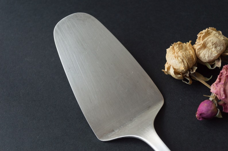 Cake server Silver plated Shabby chic Table decor Pie server Dessert serving Stamping blank Food photo prop Patina Tea party