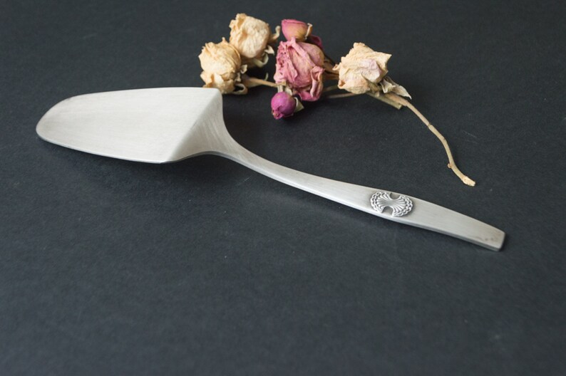 Cake server Silver plated Shabby chic Table decor Pie server Dessert serving Stamping blank Food photo prop Patina Tea party